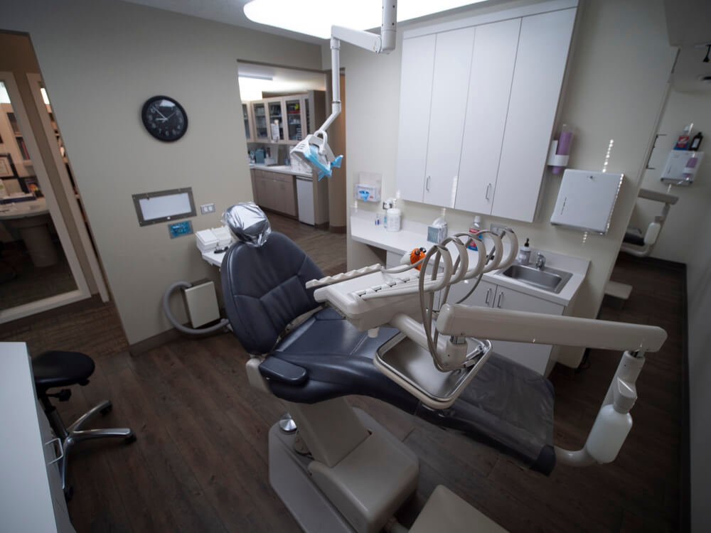 lowry advanced dentistry dental exam room