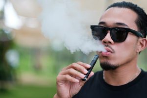 effects of e-cigarettes on oral health